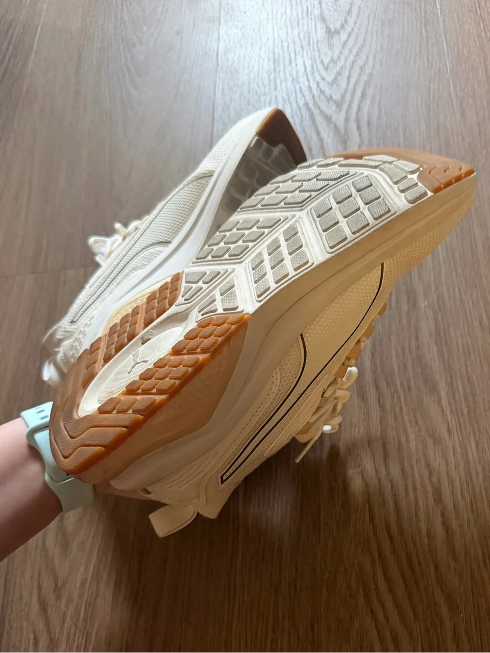 Puma women’s Off-White Cream Athletic Sneakers